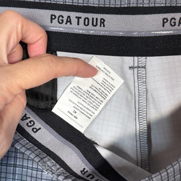 PGA Tour Men's plaid  8" Golf Shorts - Caviar  42 $68 - Picture 5 of 5